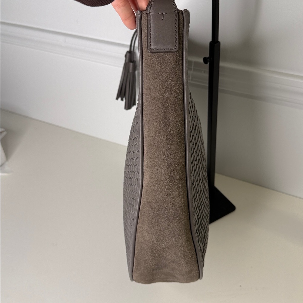 Tory Burch Thea Woven Bucket Hobo in grey zinc color handbag top handle - Picture 7 of 14